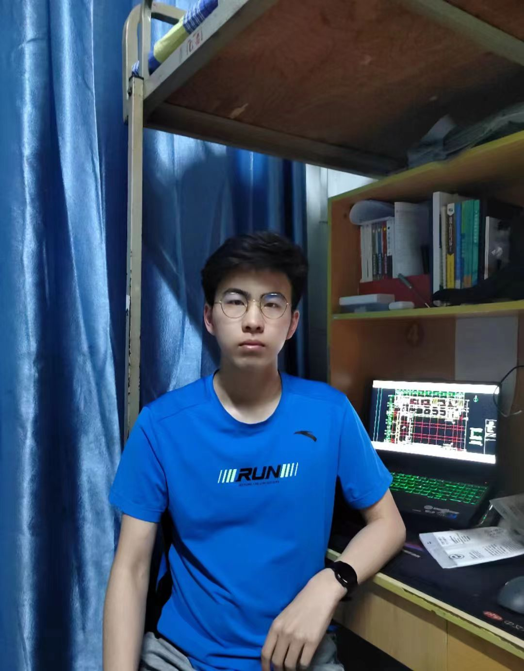 权奕霖同志事迹材料.png