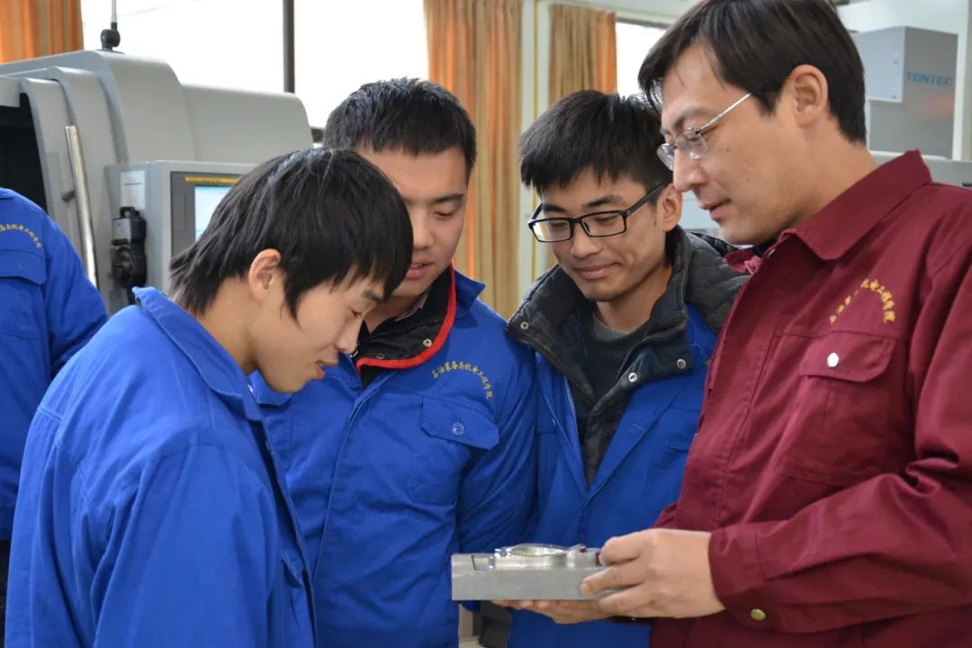 匠心筑梦 劳动光荣 | 刘书峰：勇立职教潮头 彰显党员担当